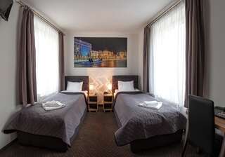 Отель HOTEL LUBLIN Люблин Стандартный двухместный номер с 2 отдельными кроватями-1
